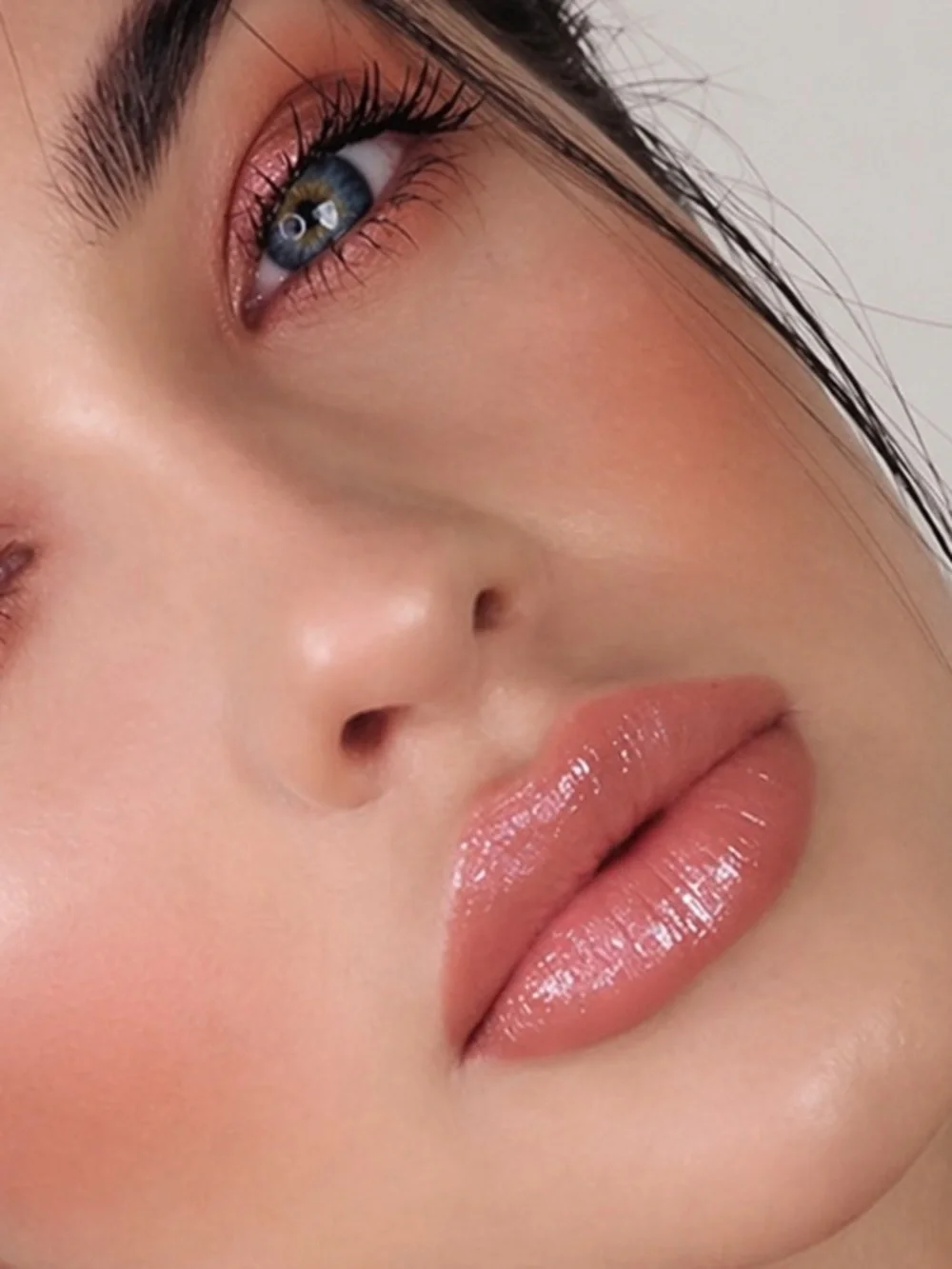 Limited Edition Lip Gloss - Decadent Peach (B44)